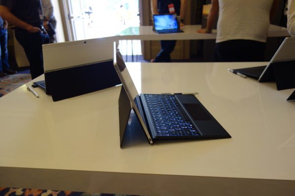 惠普骁龙835笔记本Envy x2上手体验:续航更持久的Surface?